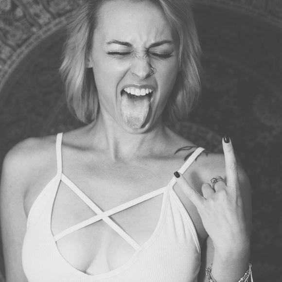 your v i b e attracts your t r i b e - Picture 4 of 4